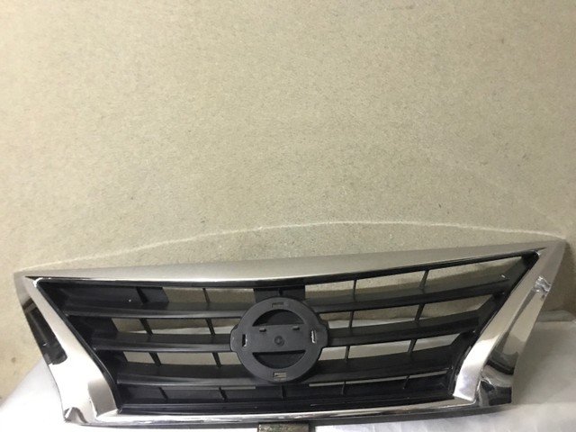 Grade Nissan Versa  - Foto 3