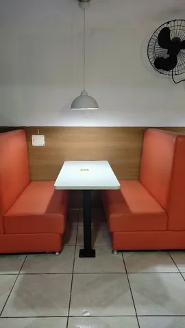 Sofá booth estofado para restaurantes e lanchonetes – Chair & Table Blog –  Cadeiras e Mesas