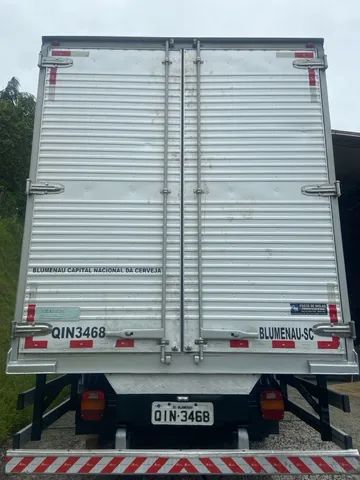 Cargo 1119 bau 6 metros - Foto 14