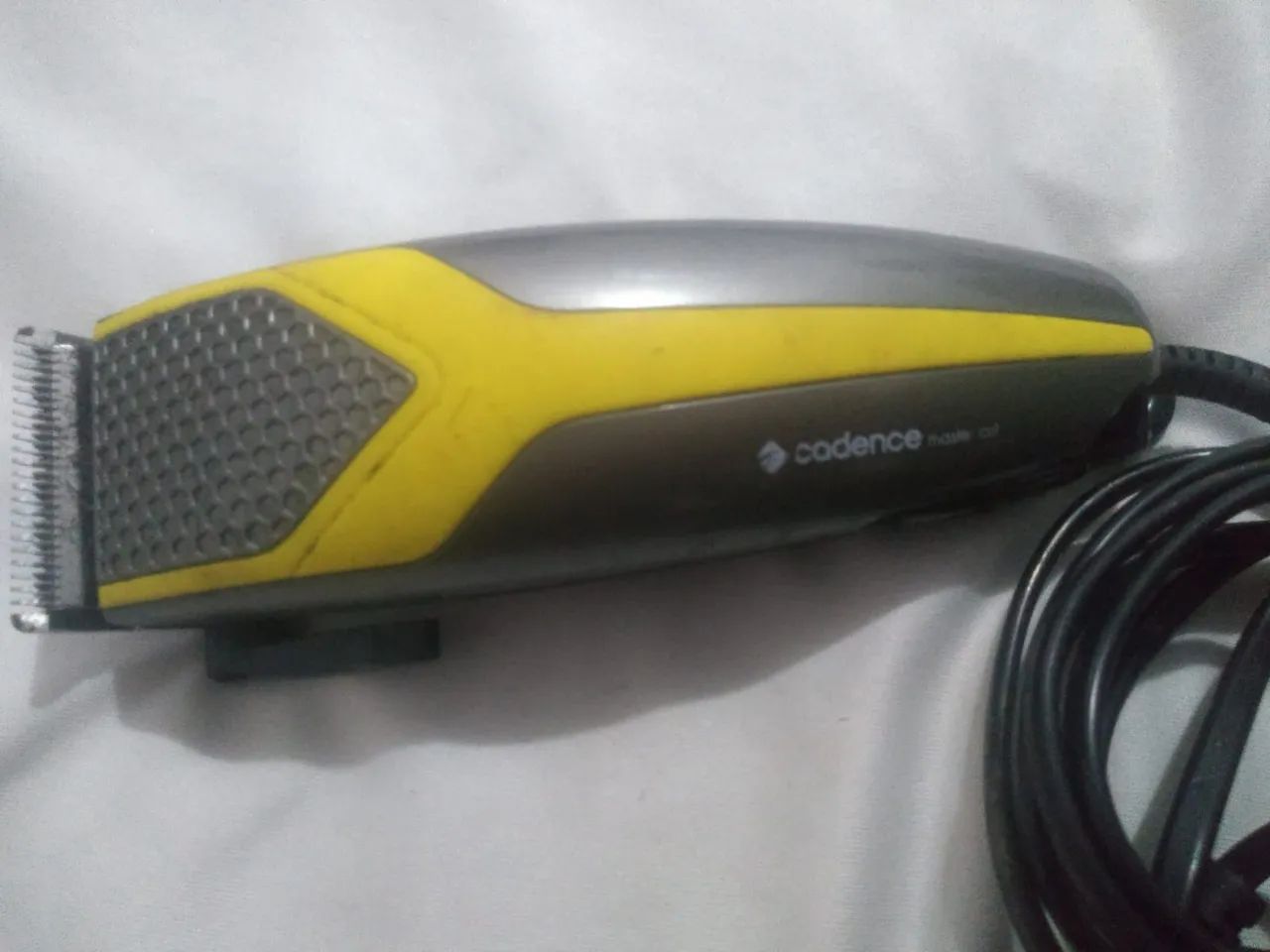 Máquina de Cortar Cabelo Cadence - Nova