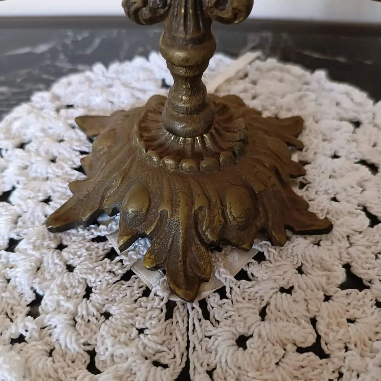 Par de Candelabros Antigos em Bronze - Foto 5