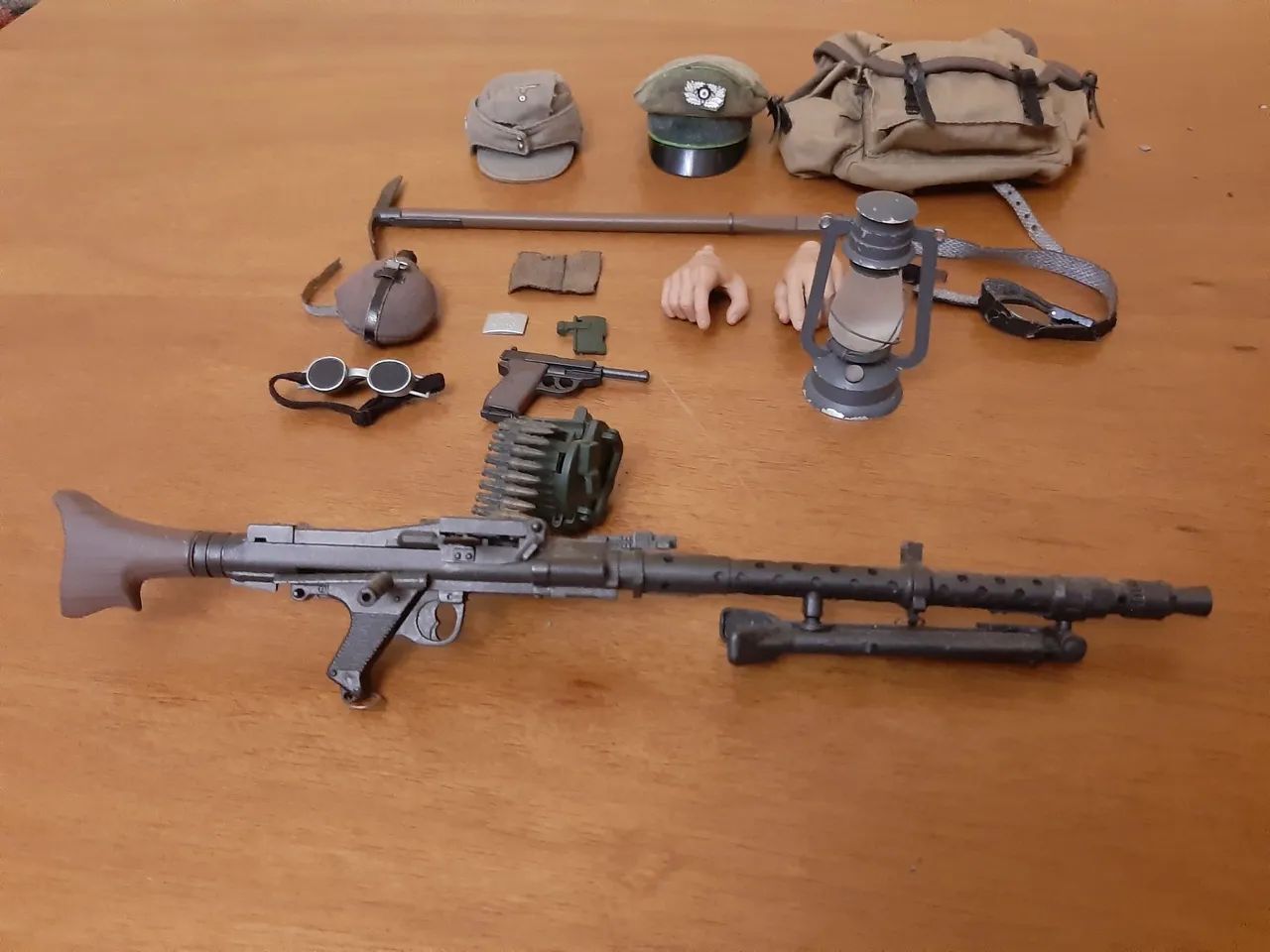 Boneco Toys city, Hot Toys MG34 Gunner 1/6  - Foto 4