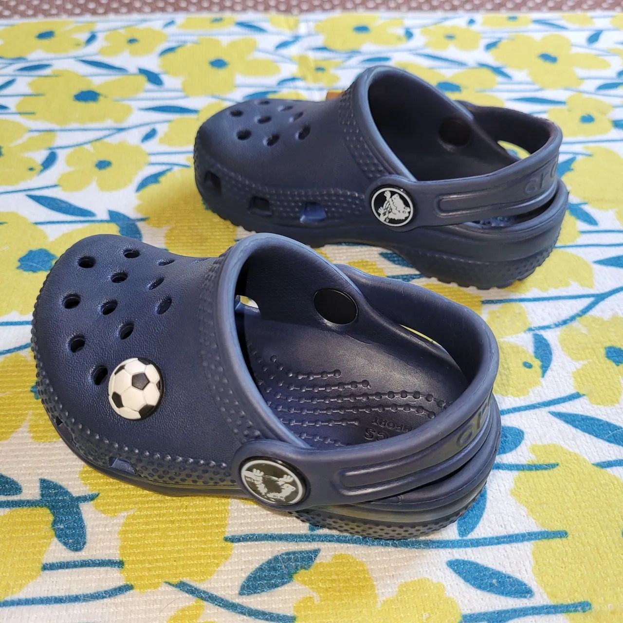Crocs Originais C5 (20/21) - Menino 18 meses - Foto 6