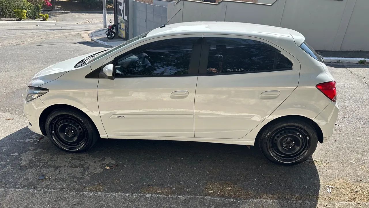 Chevrolet Onix HATCH LT 1.4 8V FlexPower 5p Mec., foto 8 de 15