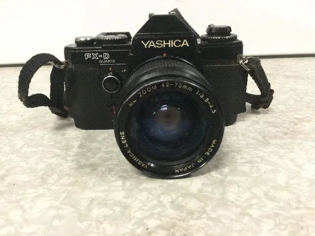 camera fotografica antiga yashica