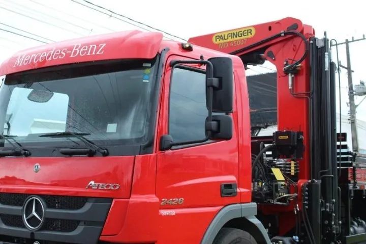 mb atego 2426 6x2 2013 munck  - Foto 4