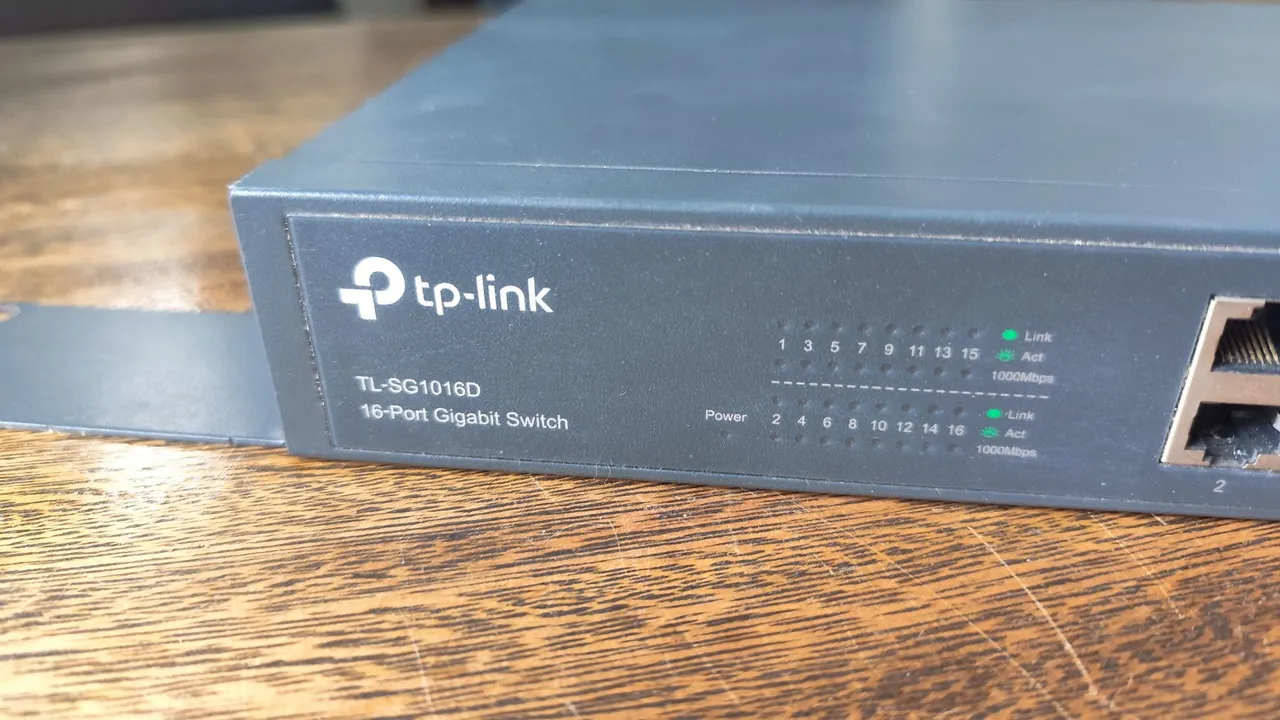 Switch TP-Link TL-SG1016D 16 Portas Gigabit