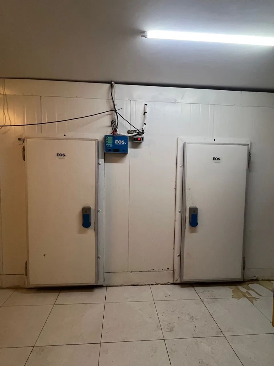 Câmara congelada e refrigerada