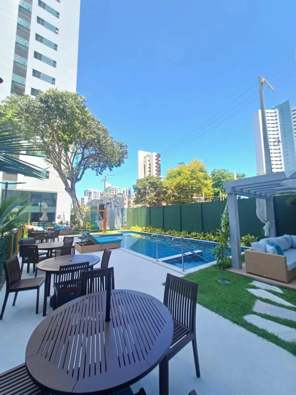 Oportunidade em Candeias: Apartamento Moderno e Bem Localizado