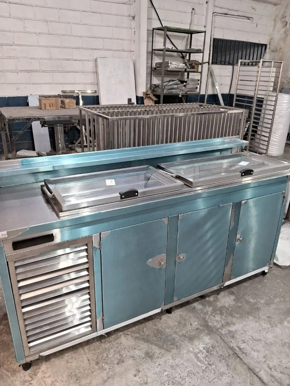 Balcão refrigerado self service em aço inox sorveteria