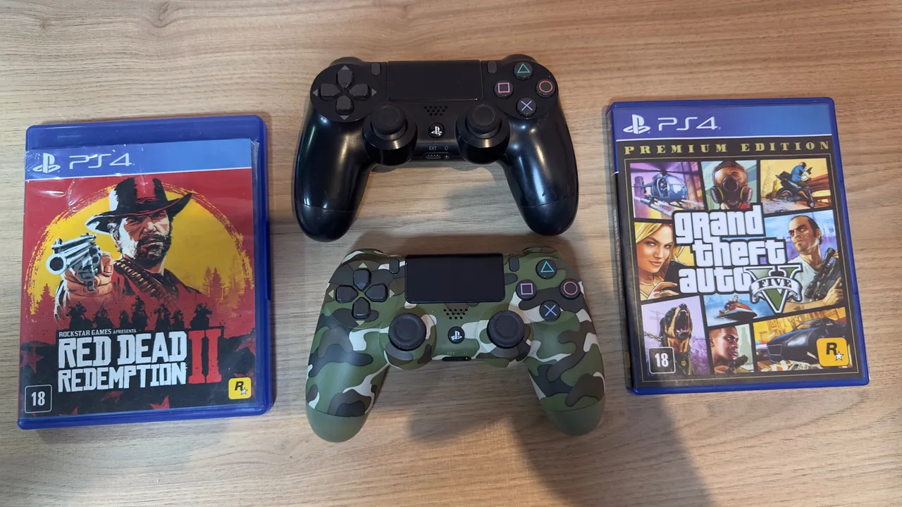 PS4 + 2 controles + 2 jogos