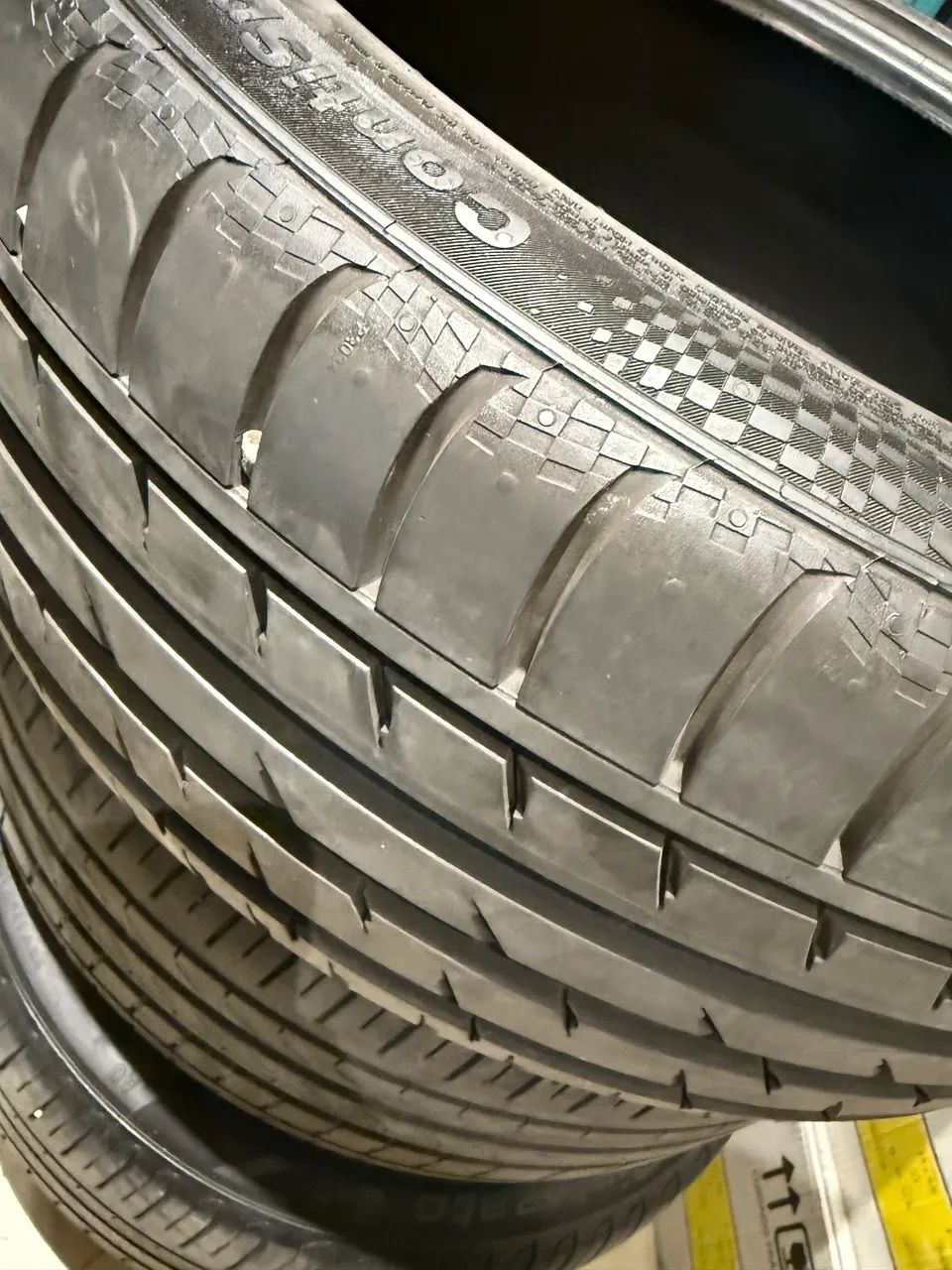 Pneu Continental 245/40 R18