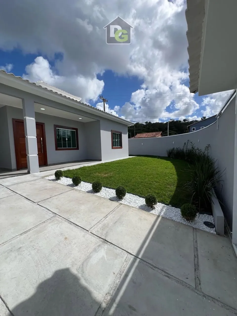 VENDA. CASA EM SAQUAREMA . 300 METROS DE ITAÚNA 3 SUÍTES COM PISCINA E ESPAÇO GOURMET.
