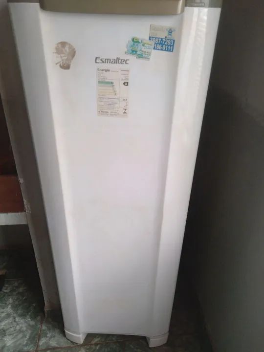 Geladeira Pequena em Ótimo Estado - Foto 4