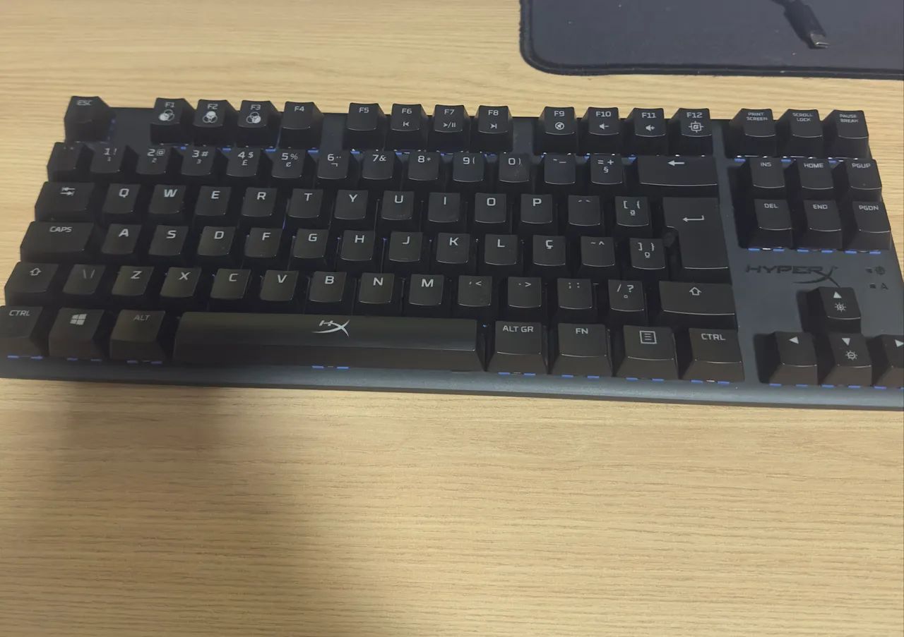 Teclado Mecânico Alloy Origins Core HyperX Preto - Switch Blue Layout BR - Foto 2