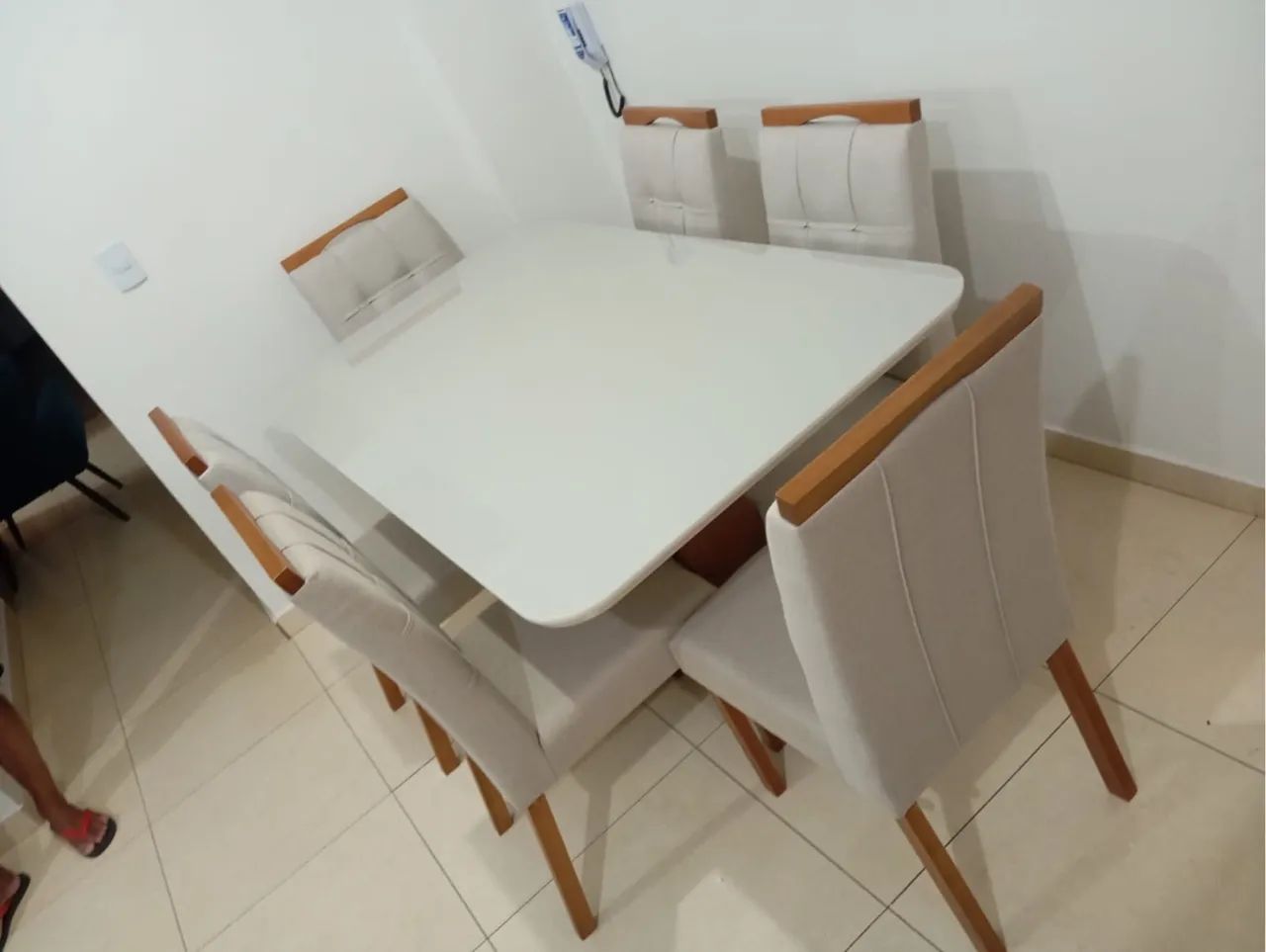 Mesa de jantar 6 cadeiras em madeira maciça no linho  - Foto 2