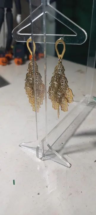 Brincos Folheado a Ouro - Hamsa - Foto 3