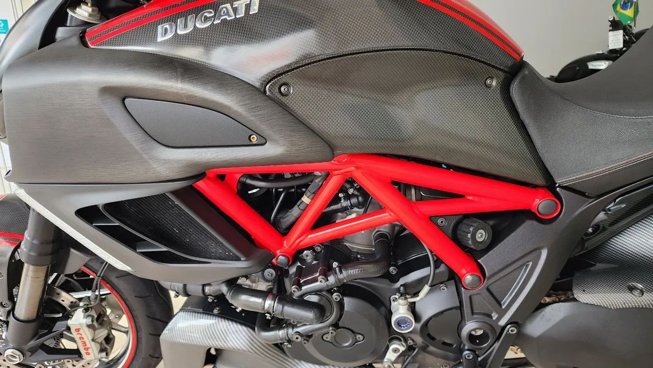 Ducati 1198 Carbon 2013 1414041526 OLX