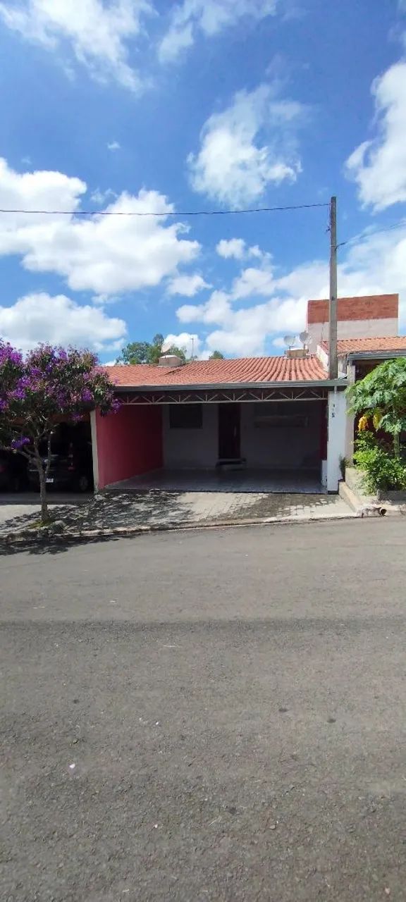 Vendo ou alugo casa em condomínio fechado