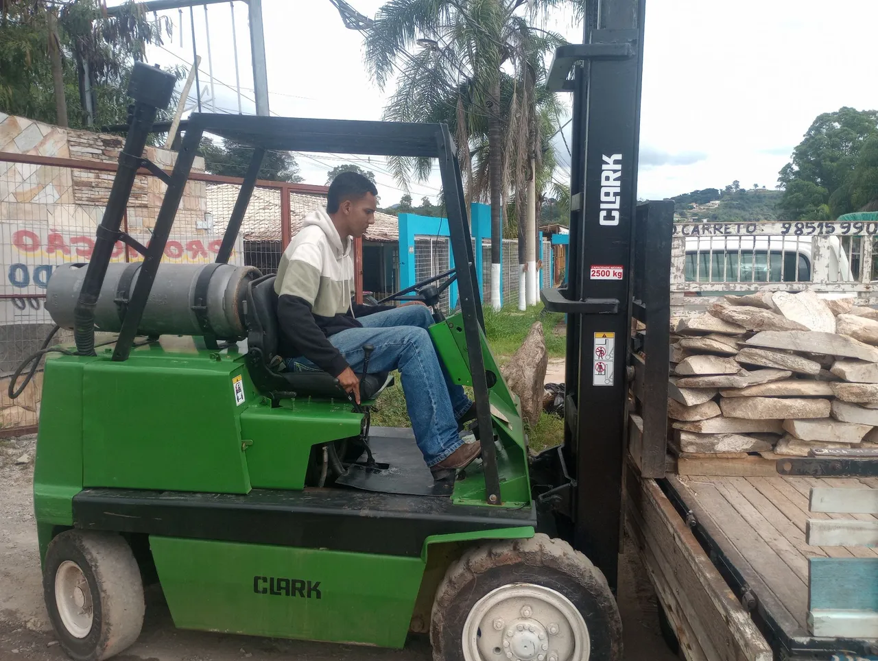 Empilhadeira crarck 2.5ton