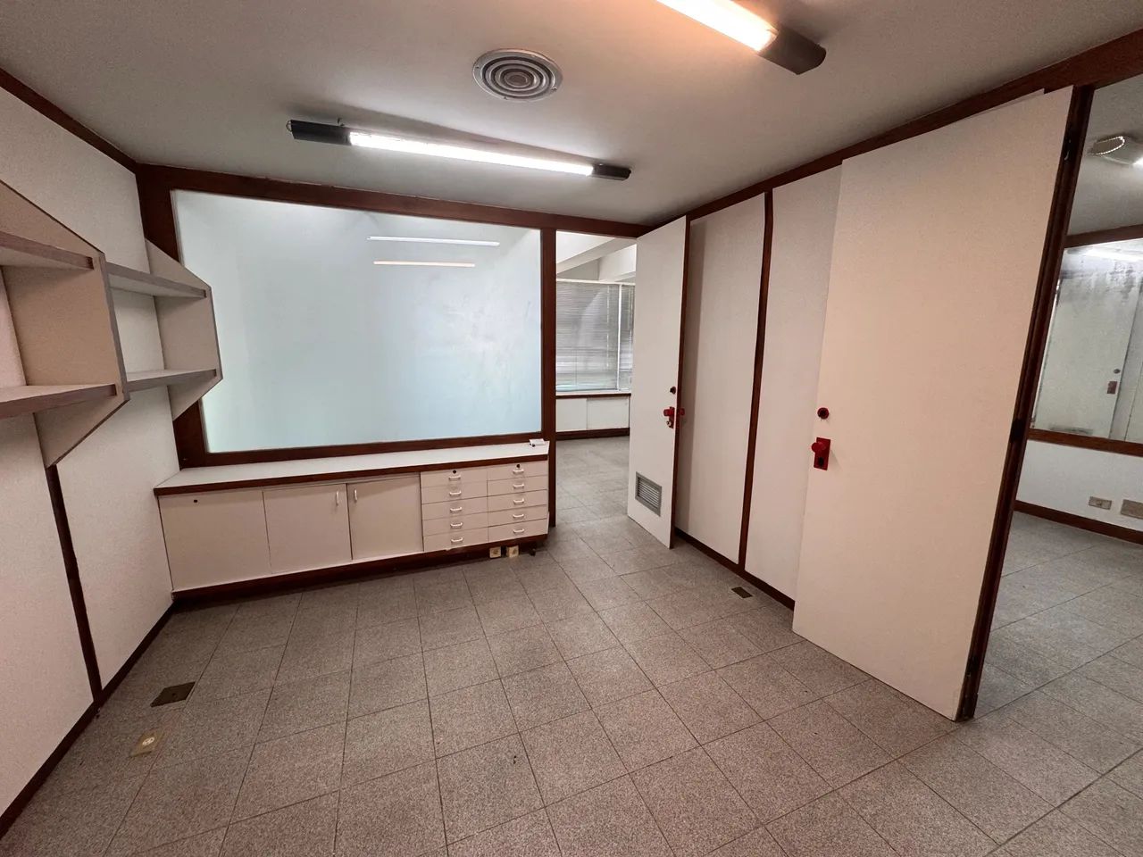 Escritório com 110m2. Lindamente Reformado. Divisão Otimizada do Espaço - Foto 8