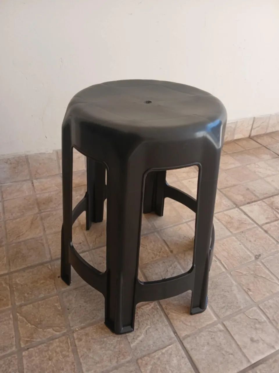 CONJUNTO 1 MESA E 4 BANQUETAS NOVAS - Foto 3