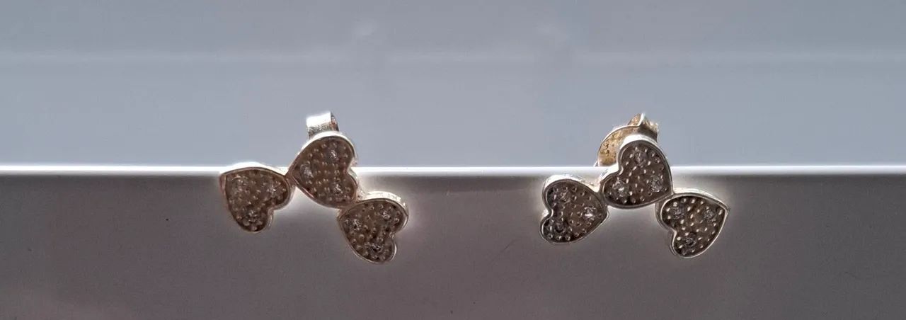 Brincos Estilo Ear Cuff Trio de Corações  - Foto 5