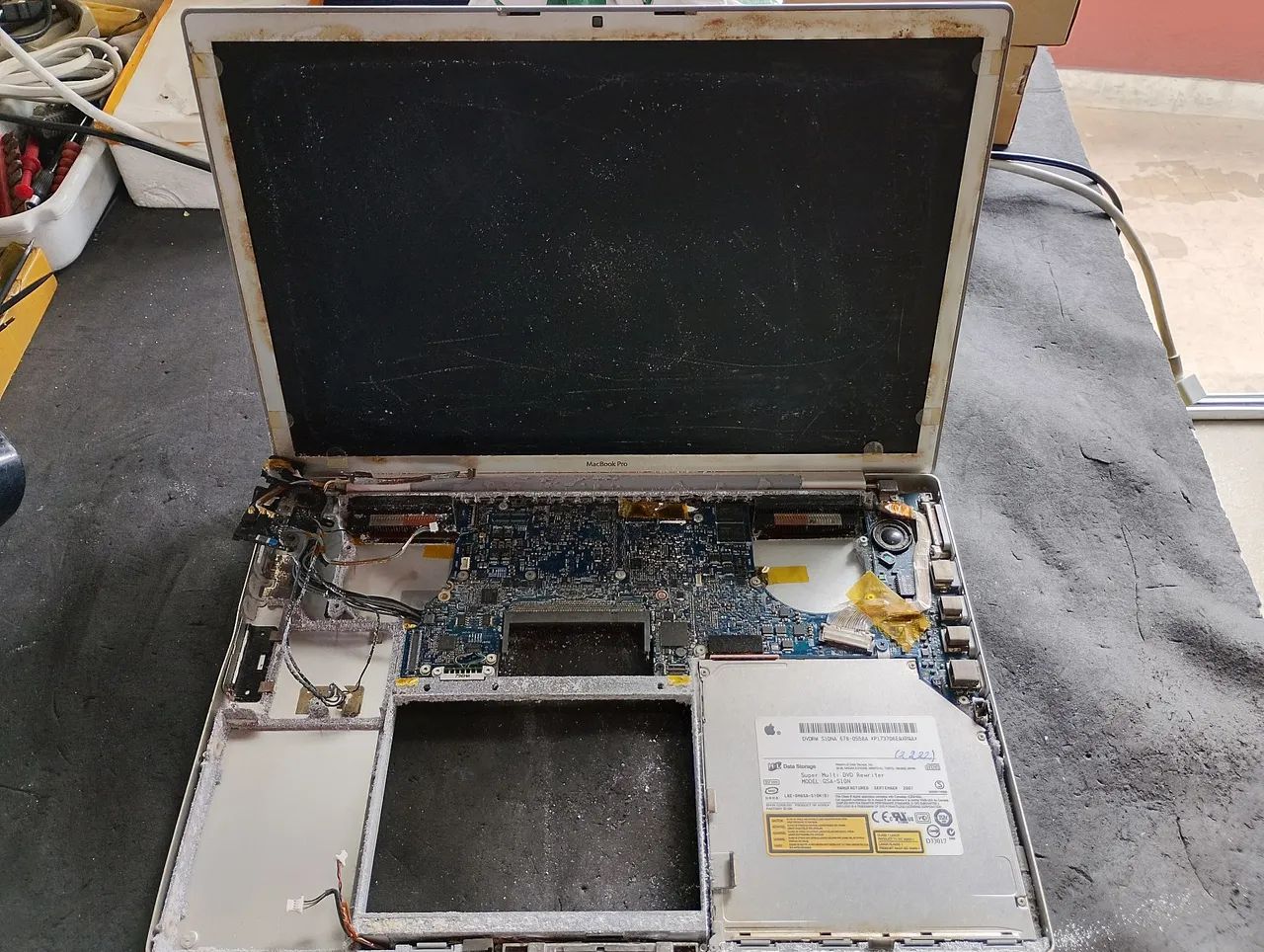 Power Book G4 e Mac Book Pro 64296908670466123