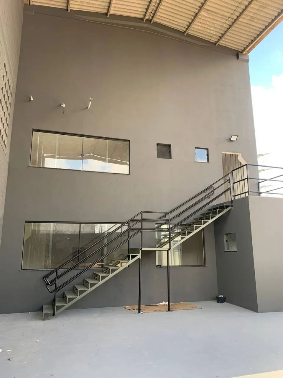 Prédio Comercial a Venda 600m² em Três Pavimentos Na Avenida Oswaldo Aranha. - Foto 4