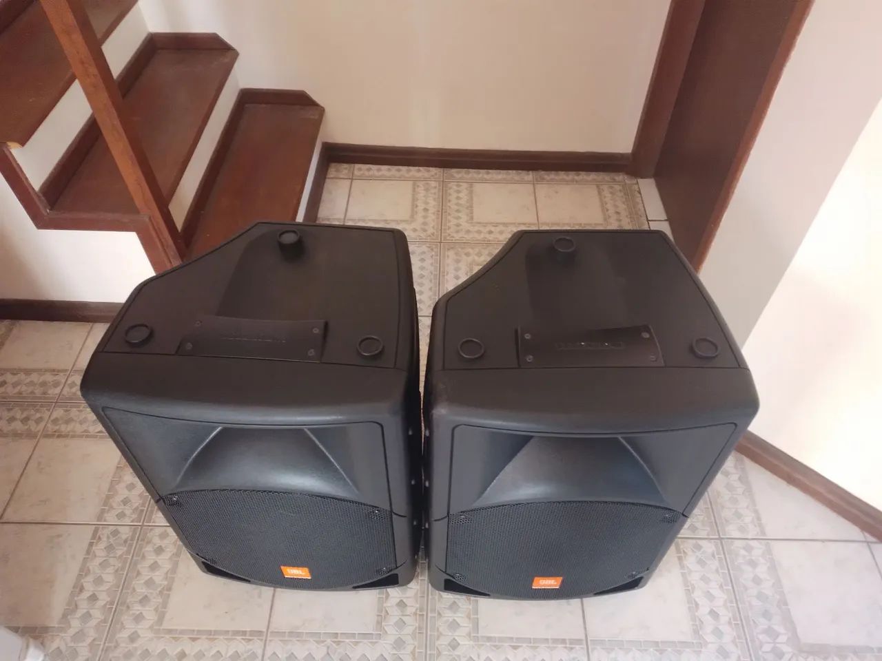 Par de Caixas Ativas  JBL SPM-1503A / 400w RMS Cada!! + Brindes - Foto 2