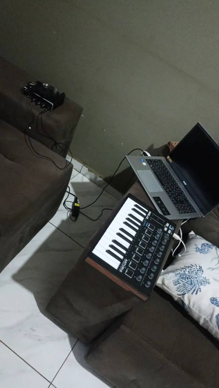 Teclado Controlador MIDI Arturia MiniLab MkII