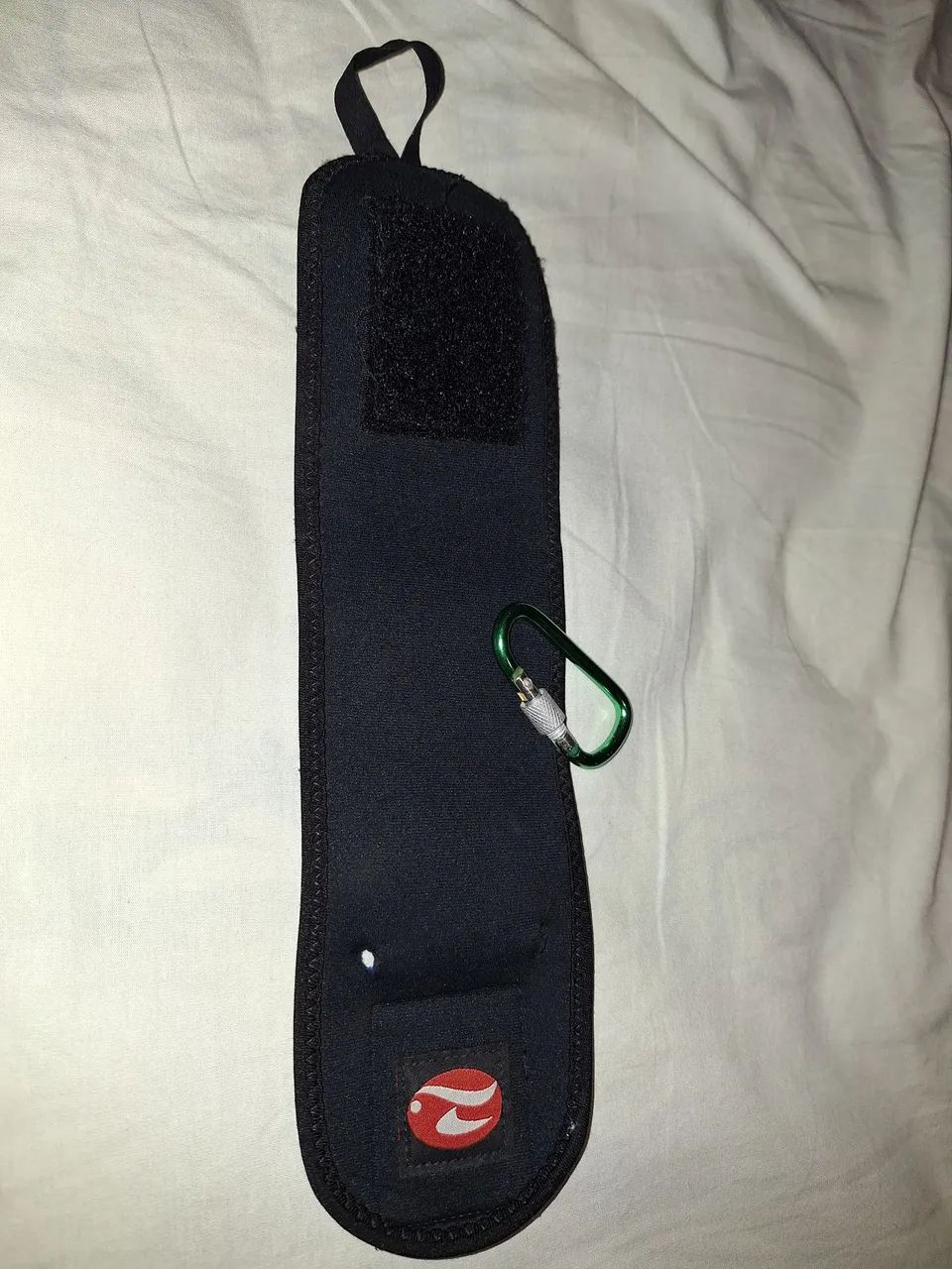 Pulseira de segurança para esportes aquáticos (feita em casa)