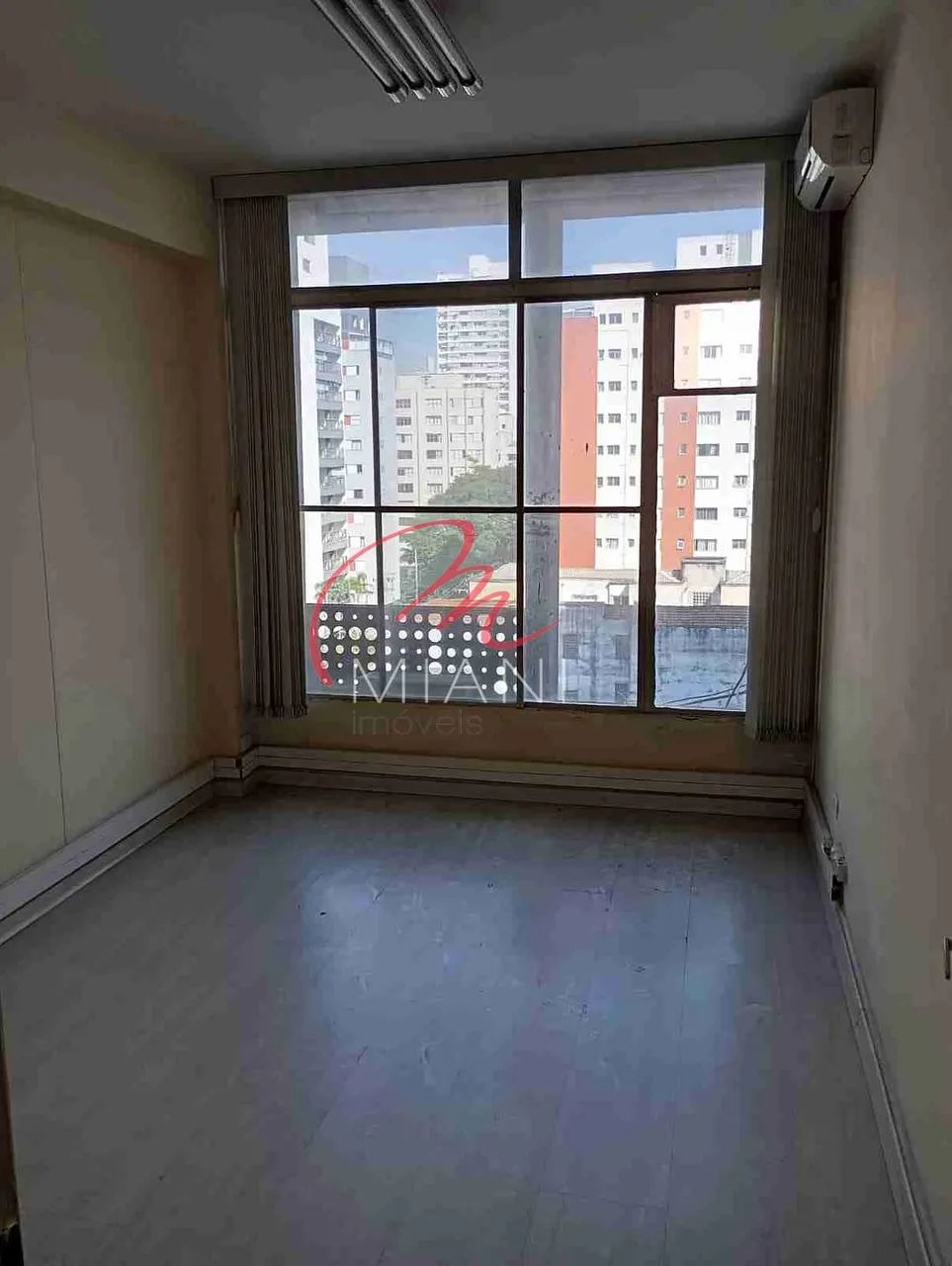 Sala Comercial 95m² ao Lado do McDonald's e Metrô Paraíso  Alto Fluxo e Acesso Fácil