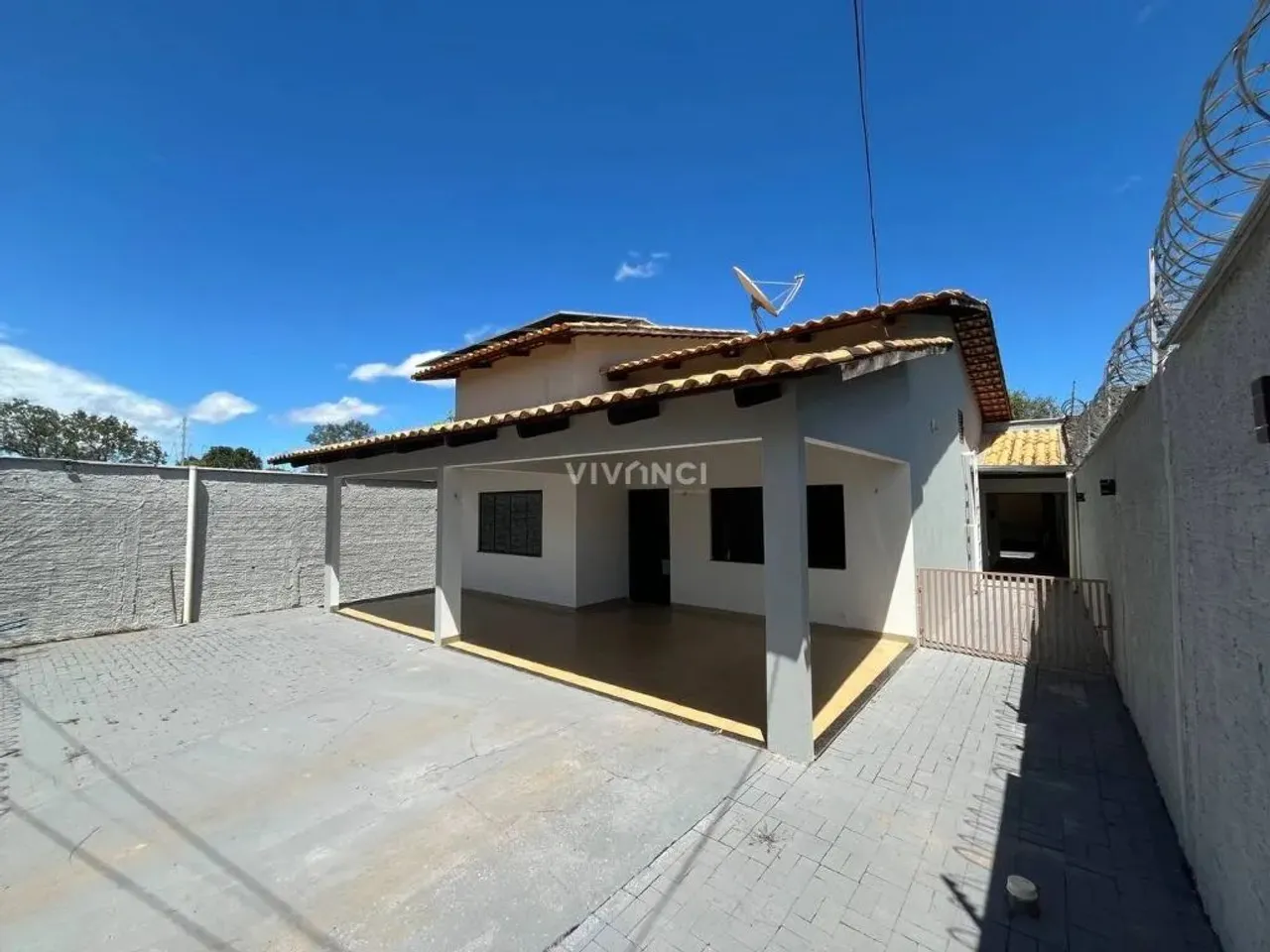 Casa com energia solar, 4 quartos para alugar na quadra 607 Sul