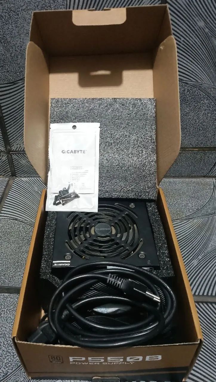 Fonte GIGABYTE P550B 80 Plus Bronze - Foto 3