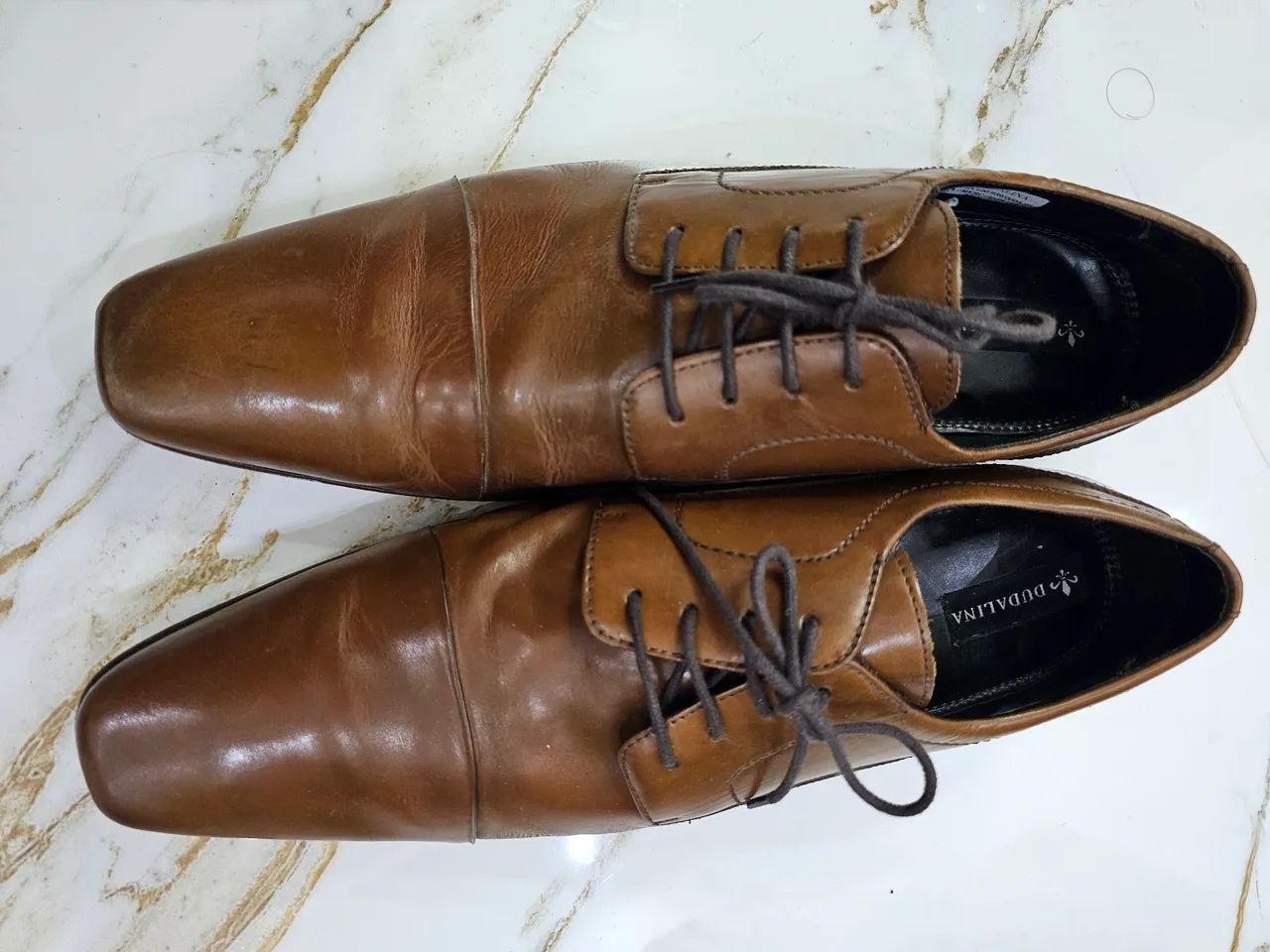 Sapatos Dudalina em Couro Marrom
