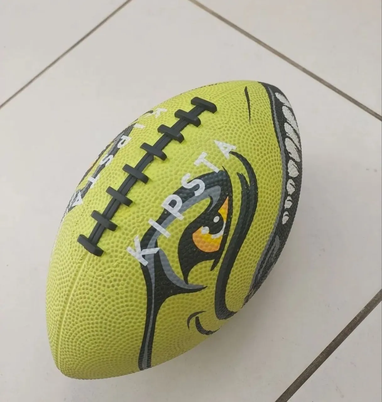 Bola de Futebol Americano Kipsta infantil