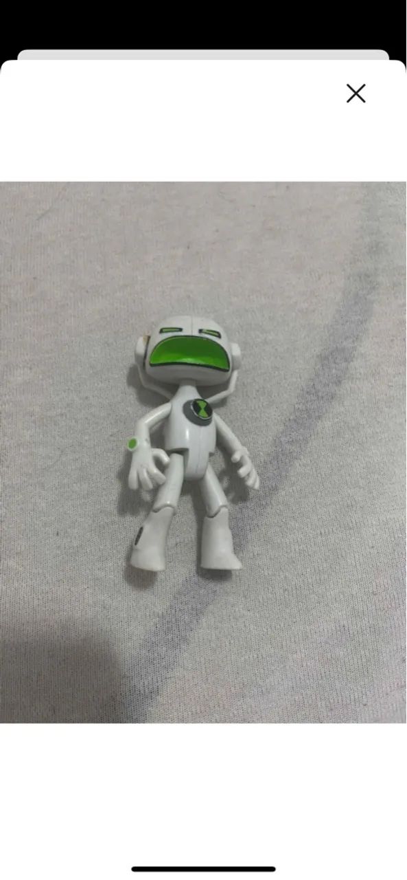 Boneco Ben 10