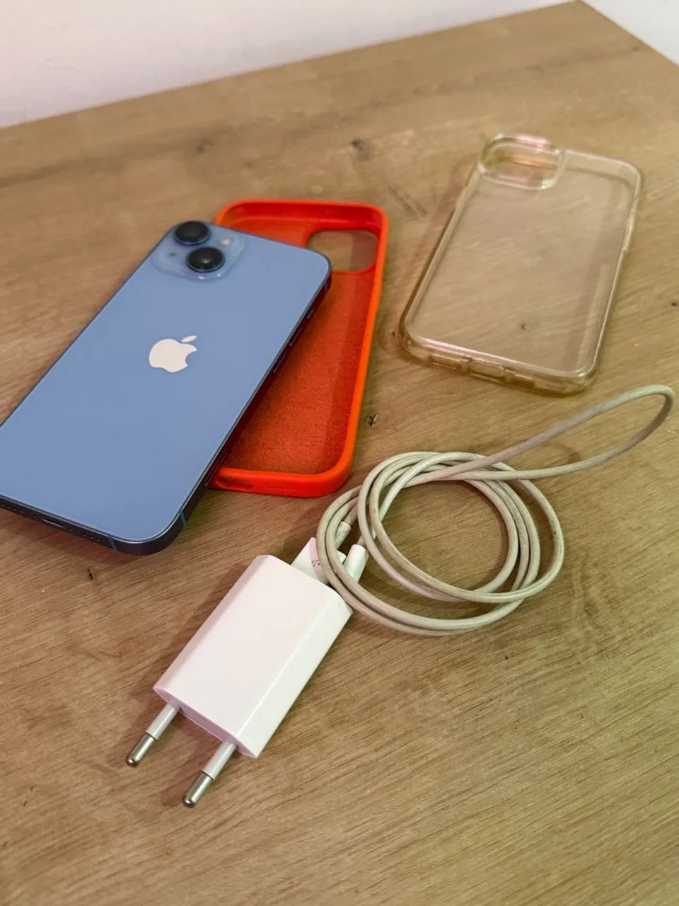 iPhone 14 Azul 128GB perfeito estado + cabo + carregador original + 2 cases - Foto 3