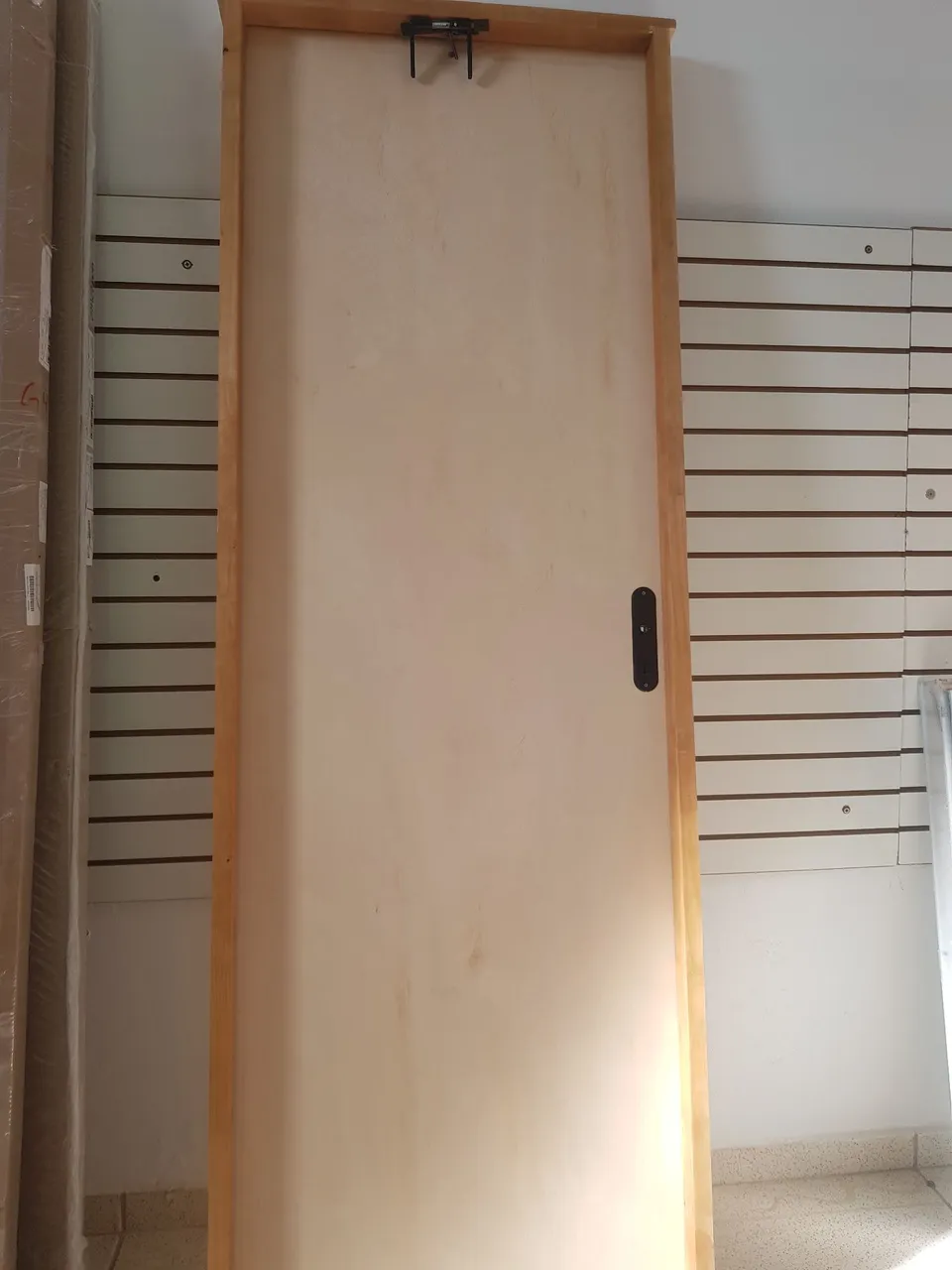 Porta de Madeira Lisa - Ideal para Interiores