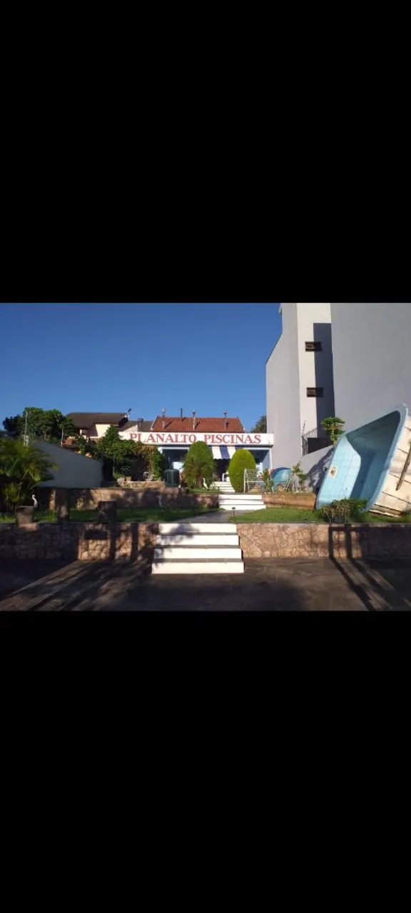 Vende-se Exelente Terreno com Piscina Bairro Nobre Porto Alegre Zn