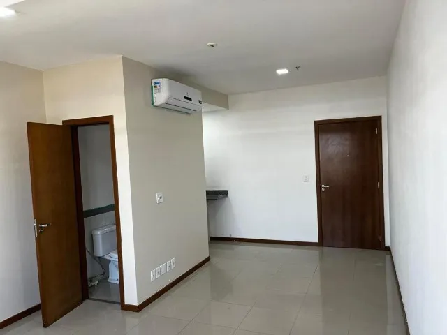 Alugo Sala com 28 M2 no Sky Platinum !