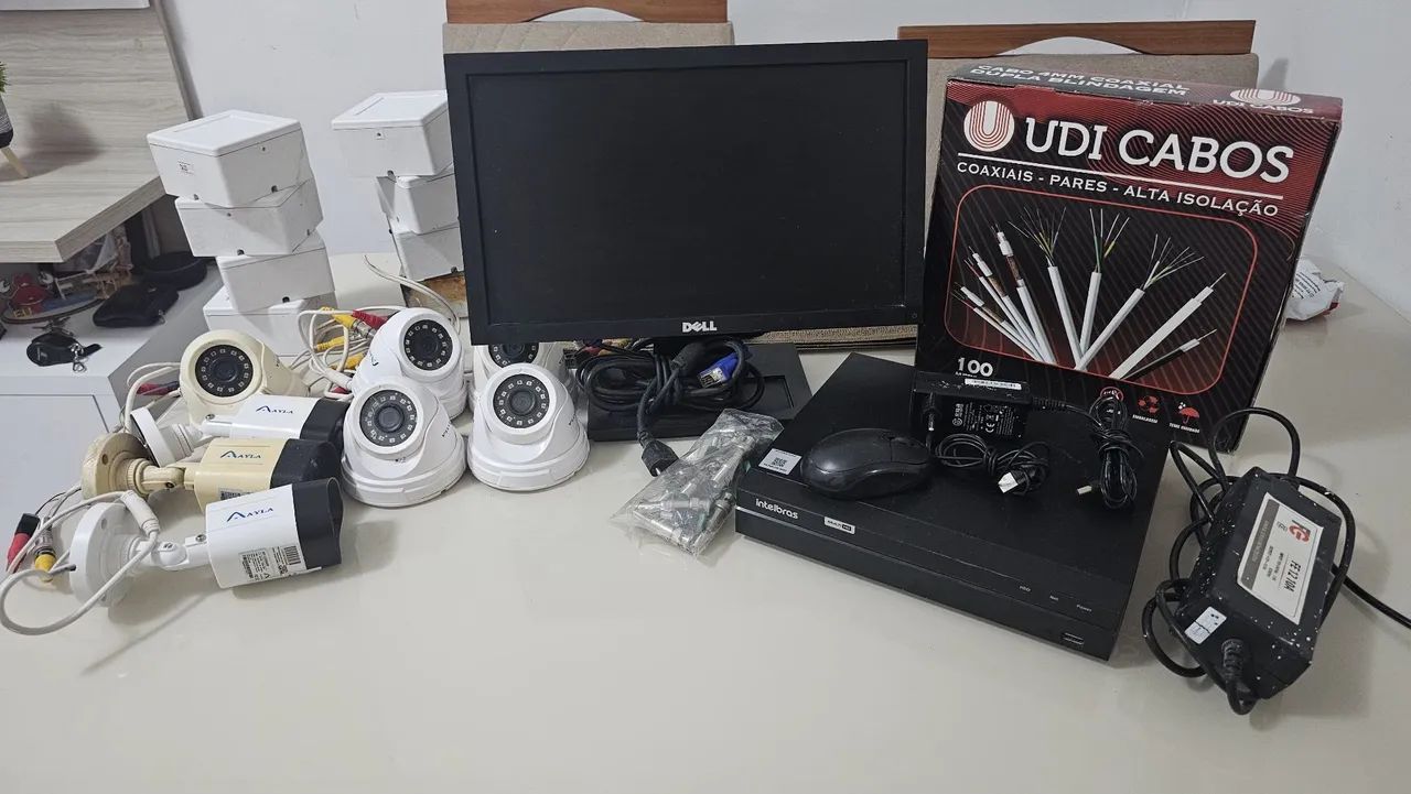 Kit de Câmeras de Segurança Completo - 7 Câmeras + DVR + Monitor + Acessórios - Foto 3