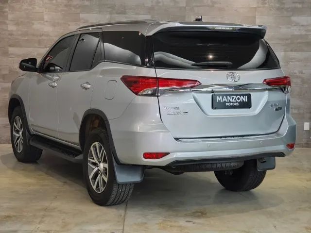 Hilux SW4 Srv Flex - 2019 - Foto 2