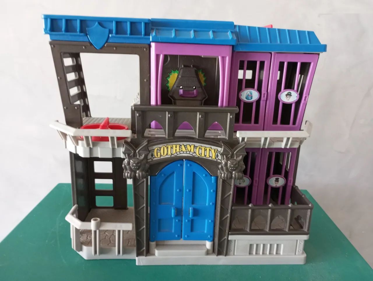 Prisão Gotham City - Batman