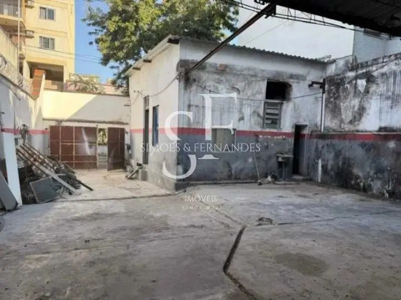 Vila Isabel- Rua Barão de Cotegipe, casa comercial, 2 quartos, 2 banheiros.