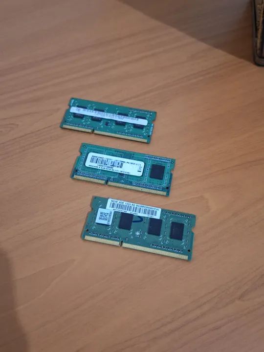 Memórias RAM - 2x 2GB e 1x 4GB