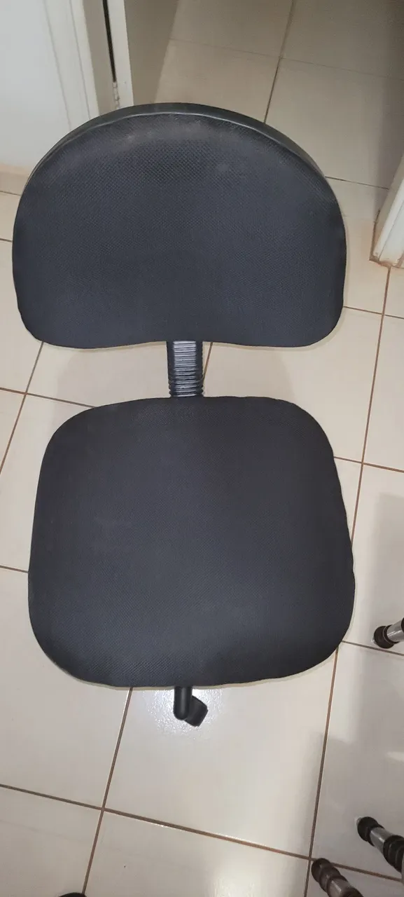 Cadeira de escritório preta
