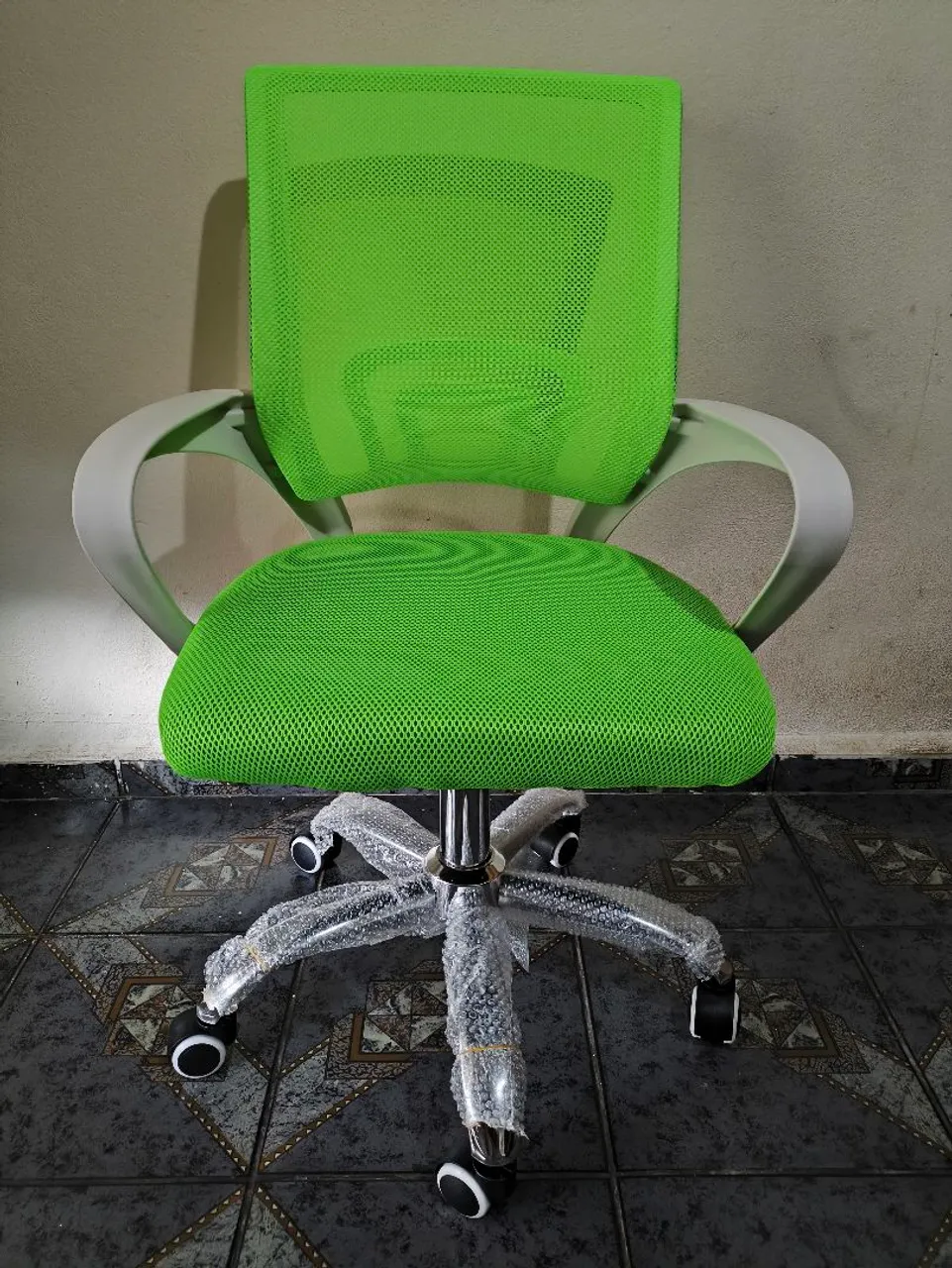 Cadeira de Escritório Fortt verde nova na caixa !!