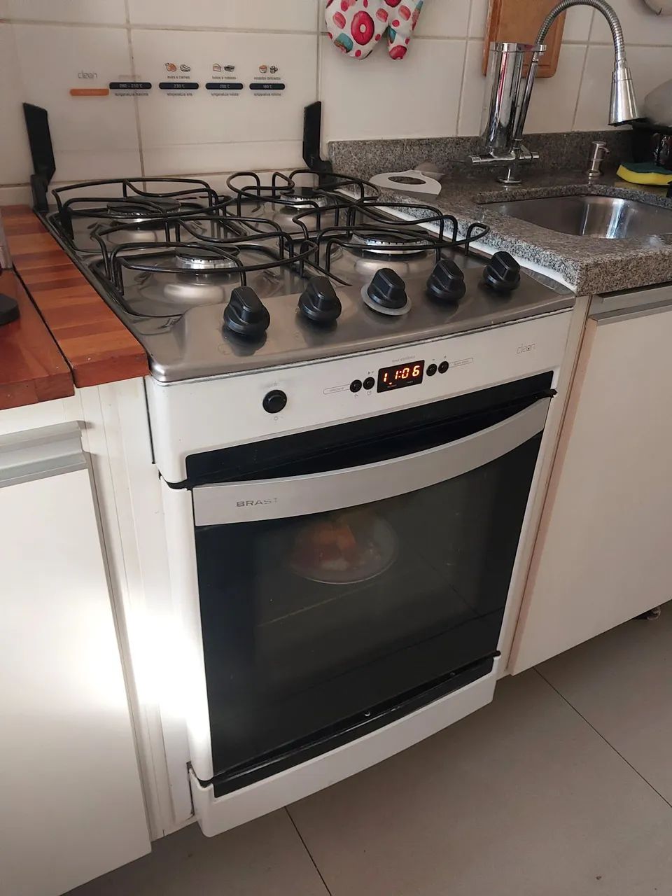 Fogão Brastemp com Forno e 4 Bocas